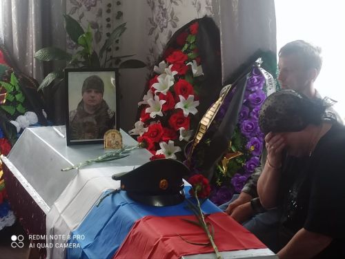 Жители Ульянкова проводили в последний путь бойца, погибшего в зоне специальной военной операции