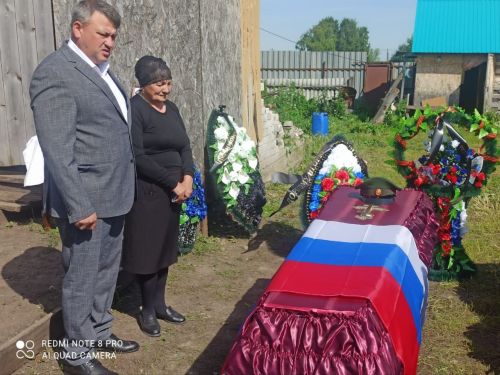 Жители Федоровского проводили в последний путь односельчанина, погибшего в зоне специальной военной операции
