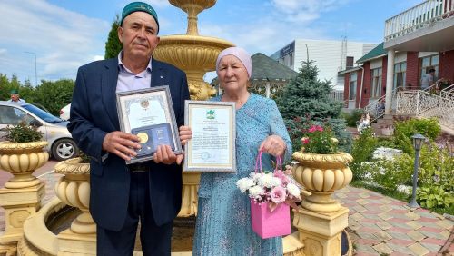 Мөрәле авылында яшәүче Әлфия һәм Фәргать Сибгатовлар «Мәхәббәт һәм тугрылык өчен» медаленә лаек булды