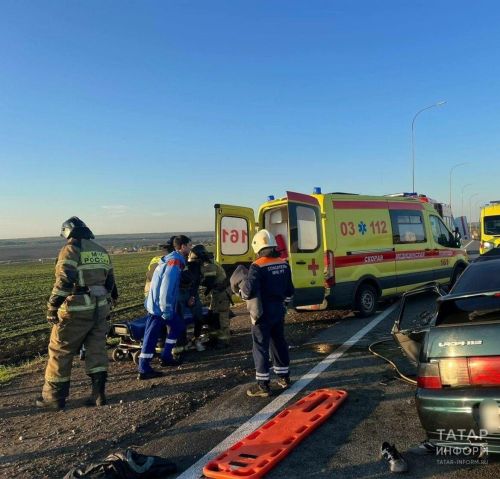 В Высокогорском районе на встречке столкнулись две легковушки, есть погибшие
