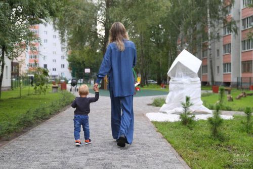 Юрист перечислил ситуации, когда родитель должен продолжать выплачивать алименты после совершеннолетия ребенка