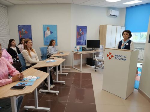 Начальник отдела образования Кайбицкого района Ильмас Хамидуллин встретился с выпускниками педагогических направлений