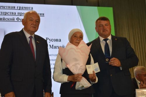 На августовской конференции в Кайбицах наградили отличившихся педагогов