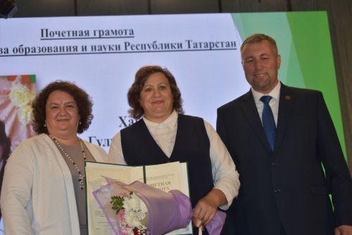 На августовской конференции в Кайбицах наградили отличившихся педагогов