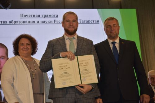 На августовской конференции в Кайбицах наградили отличившихся педагогов