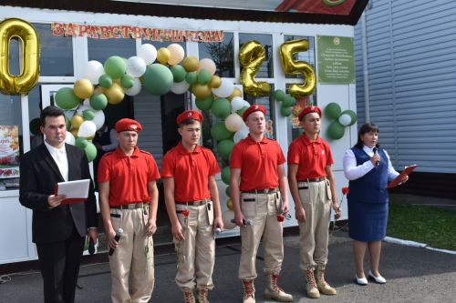 Чүти мәктәбендә 1 сентябрьдә Геройлар хөрмәтенә элмә такталар ачылды