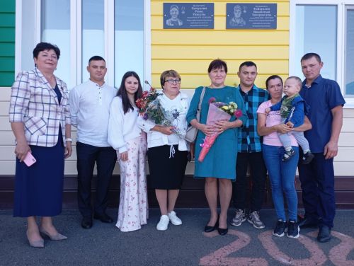 Махсус хәрби операция барышында батырларча һәлак булган авылдашлары истәлегенә Кошманда мемориаль такта ачылды