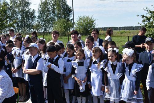 Чүти мәктәбендә 1 сентябрьдә Геройлар хөрмәтенә элмә такталар ачылды