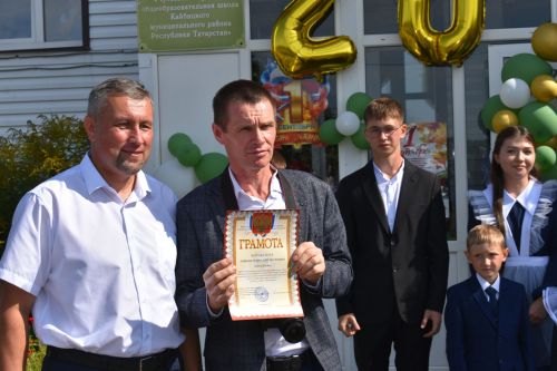 Чүти мәктәбендә 1 сентябрьдә Геройлар хөрмәтенә элмә такталар ачылды