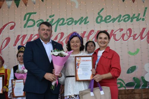 На праздничном мероприятии по случаю Дня республики в Кайбицах подвели итоги фестиваля «Самое поющее село», которое в нынче проходило в седьмой раз