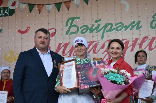 На праздничном мероприятии по случаю Дня республики в Кайбицах подвели итоги фестиваля «Самое поющее село», которое в нынче проходило в седьмой раз