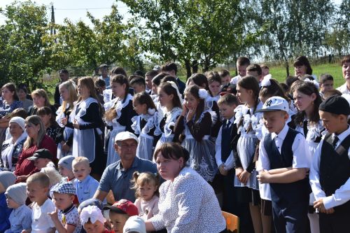 Чүти мәктәбендә 1 сентябрьдә Геройлар хөрмәтенә элмә такталар ачылды