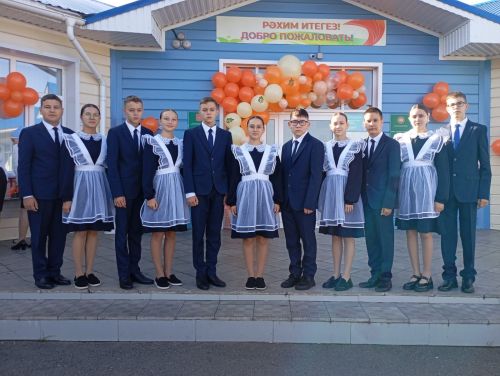 Кошман мәктәбендә узган Белем бәйрәменнән мизгелләр