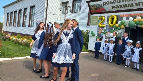 Чүти мәктәбендә 1 сентябрьдә Геройлар хөрмәтенә элмә такталар ачылды