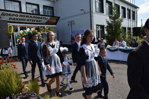 Чүти мәктәбендә 1 сентябрьдә Геройлар хөрмәтенә элмә такталар ачылды