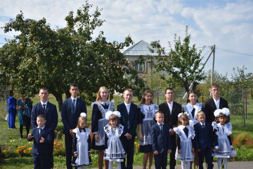 Чүти мәктәбендә 1 сентябрьдә Геройлар хөрмәтенә элмә такталар ачылды