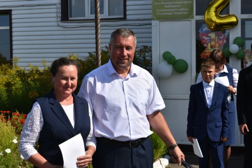 Чүти мәктәбендә 1 сентябрьдә Геройлар хөрмәтенә элмә такталар ачылды
