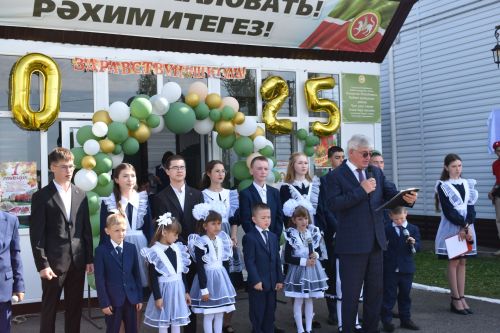 Чүти мәктәбендә 1 сентябрьдә Геройлар хөрмәтенә элмә такталар ачылды