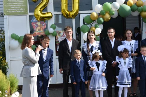 Чүти мәктәбендә 1 сентябрьдә Геройлар хөрмәтенә элмә такталар ачылды