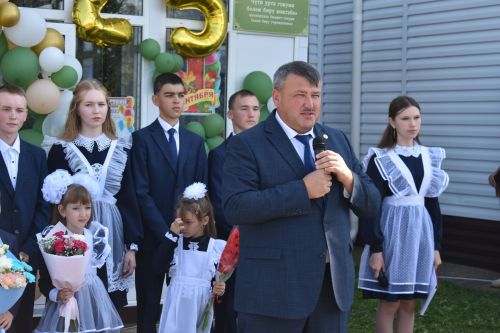 Чүти мәктәбендә 1 сентябрьдә Геройлар хөрмәтенә элмә такталар ачылды