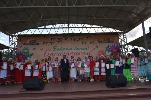На праздничном мероприятии по случаю Дня республики в Кайбицах подвели итоги фестиваля «Самое поющее село», которое в нынче проходило в седьмой раз