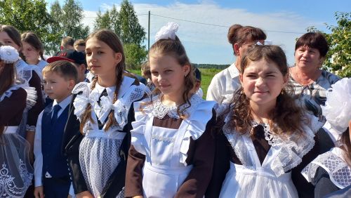 Чүти мәктәбендә 1 сентябрьдә Геройлар хөрмәтенә элмә такталар ачылды