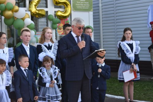 Чүти мәктәбендә 1 сентябрьдә Геройлар хөрмәтенә элмә такталар ачылды