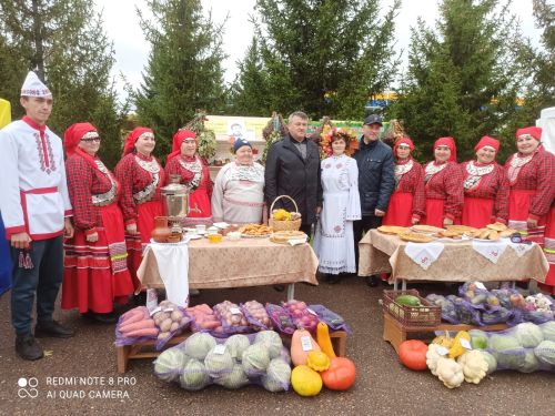 В Кайбицах состоялся праздник «Дары осени» - осенняя ярмарка с участием школ района