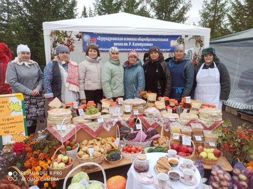 В Кайбицах состоялся праздник «Дары осени» - осенняя ярмарка с участием школ района