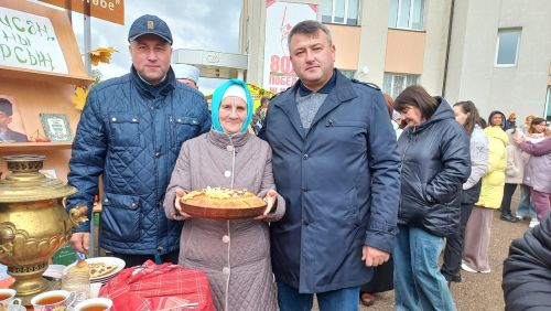 В Кайбицах состоялся праздник «Дары осени» - осенняя ярмарка с участием школ района