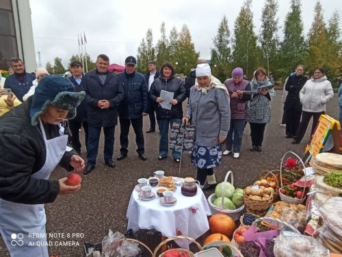 В Кайбицах состоялся праздник «Дары осени» - осенняя ярмарка с участием школ района