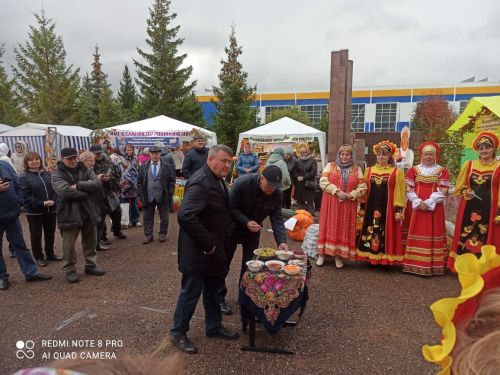В Кайбицах состоялся праздник «Дары осени» - осенняя ярмарка с участием школ района