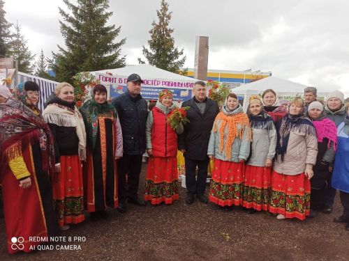 В Кайбицах состоялся праздник «Дары осени» - осенняя ярмарка с участием школ района