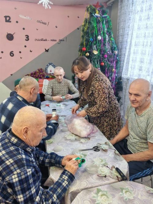 Волонтеры из Надеждина провели мастер-класс в доме-интернате в Федоровском
