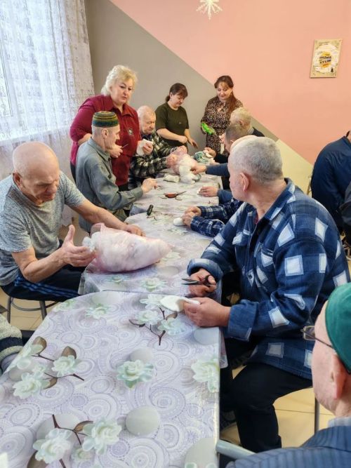 Волонтеры из Надеждина провели мастер-класс в доме-интернате в Федоровском
