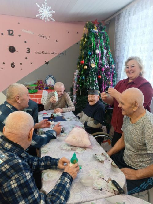 Волонтеры из Надеждина провели мастер-класс в доме-интернате в Федоровском