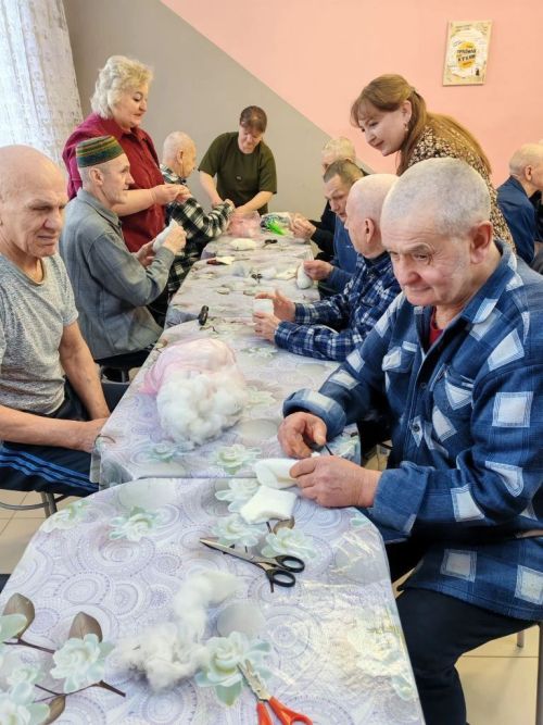 Волонтеры из Надеждина провели мастер-класс в доме-интернате в Федоровском