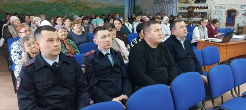 Иске Тәрбит авылында үткән халык җыенында рәхмәт сүзләре күп яңгырады