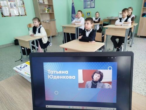 На уроке «Разговоры о важном» в Старотябердинской школе ознакомились с Третьяковской галереей