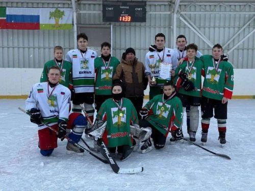 На ледовом катке «Кайбыч» прошло первенство по хоккею среди юношей до 11 класса