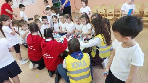 В детском саду «Миляшкай» прошла акция по дорожной безопасности «Стань заметней!»