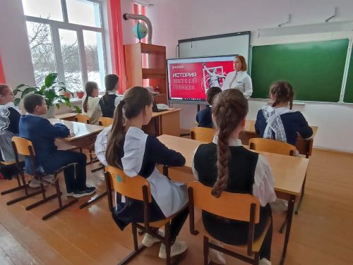 «Ленинград. Дорога памяти»: патриотический час в Берлибашской школе