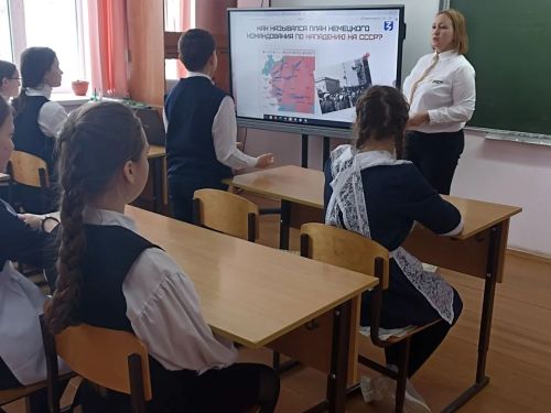 «Ленинград. Дорога памяти»: патриотический час в Берлибашской школе