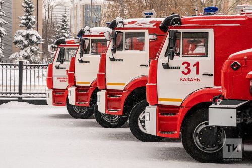 В Татарстане пожарные и спасатели получили ключи от 24 новых машин