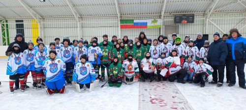 На ледовом катке «Кайбыч» состоялись соревнования по хоккею «Золотая шайба»