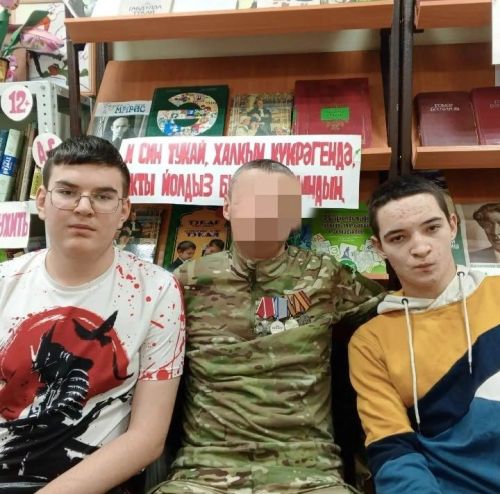 В Баймурзинской библиотеке прошла встреча с участником СВО — Алексеем Георгиевичем Лазаревым, который находился в краткосрочном отпуске