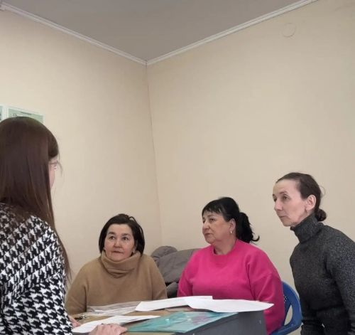Специалист центра «Омет» Кайбицкого района провел занятие по технологии «Школа реабилитации и ухода» для ухода за пожилыми и инвалидами