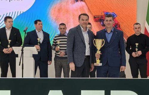 Ильдар Шарафеев из Чутеева — абсолютный чемпион жатвы-2025!