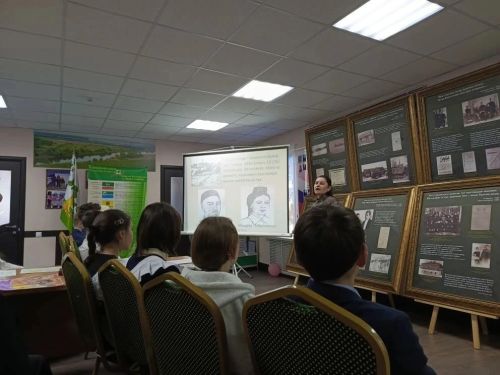 Учащиеся Старотябердинской школы побывали на выставке в музее Кайбицкого края