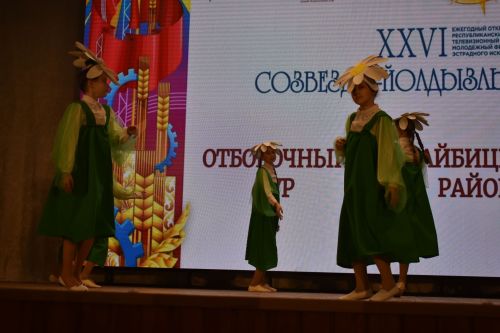 Районный тур фестиваля «Созвездие — Йолдызлык» объединил талантливых кайбицких ребят на одной сцене